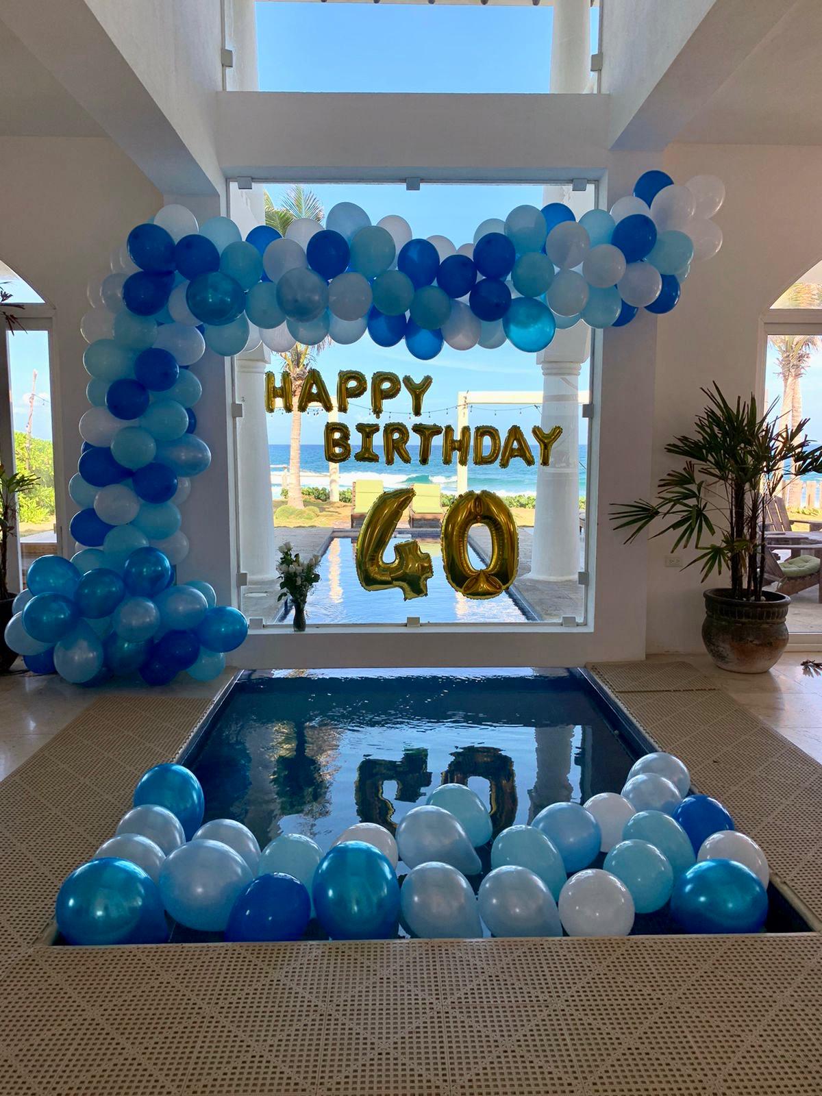 Todo Tulum custom balloon wall