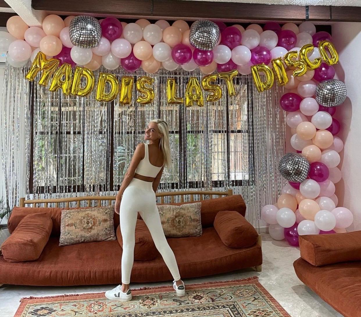 Todo Tulum custom balloon wall