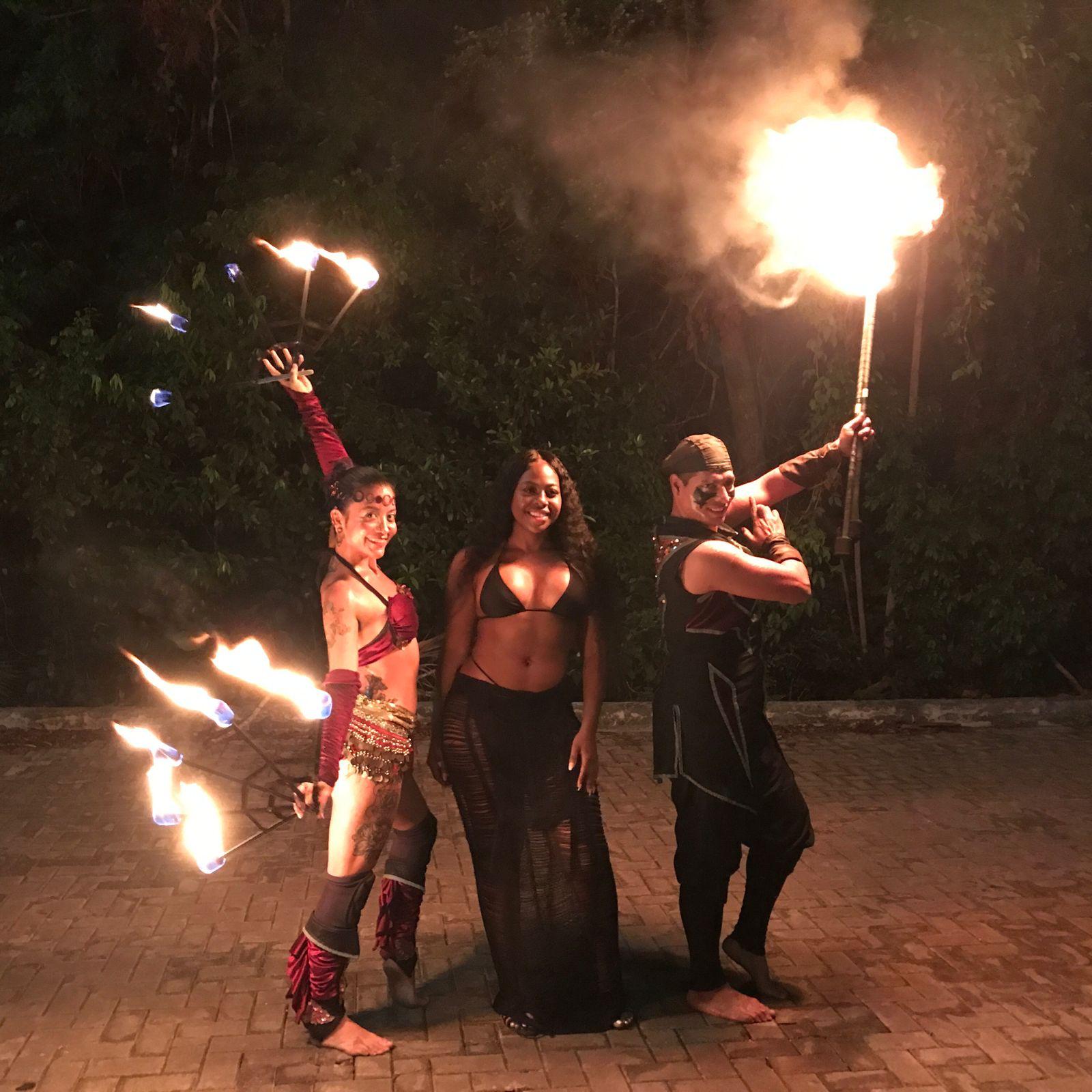 Todo Tulum fire dancer show